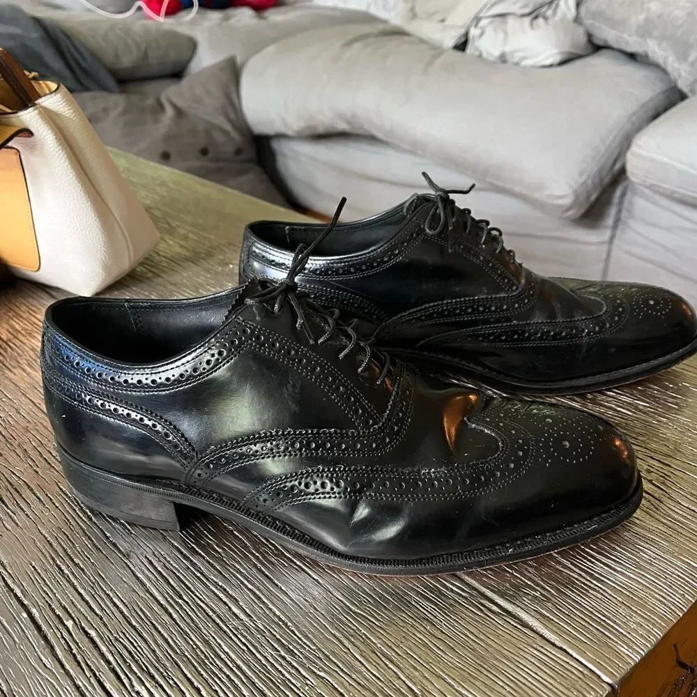 Florsheim Black Patent Leather Wingtip Shoes sz 11 EUC